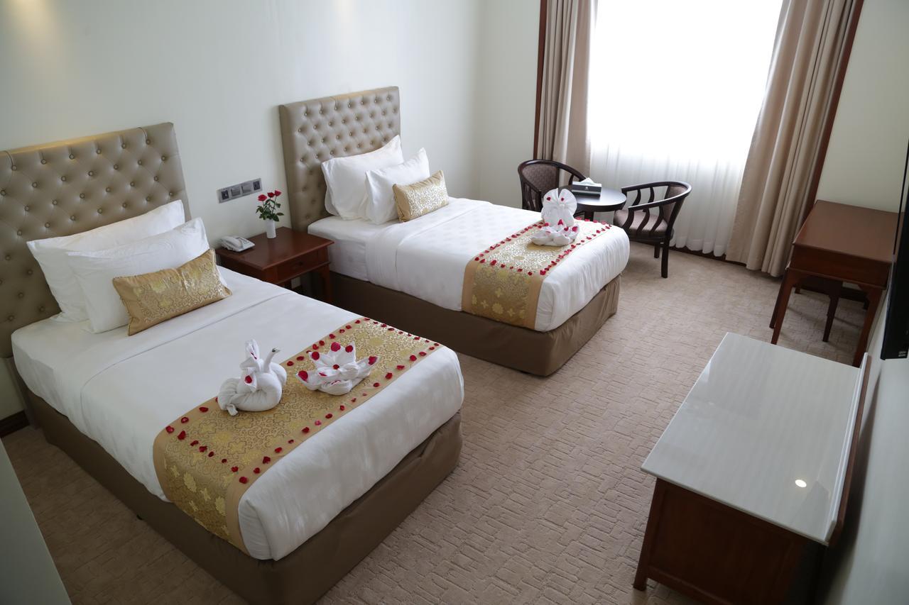 Pacific Hotel يانغون المظهر الخارجي الصورة