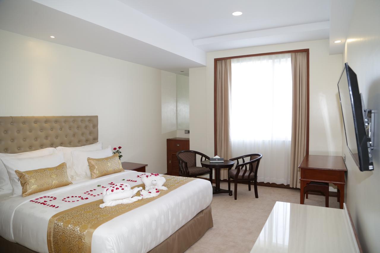 Pacific Hotel يانغون المظهر الخارجي الصورة