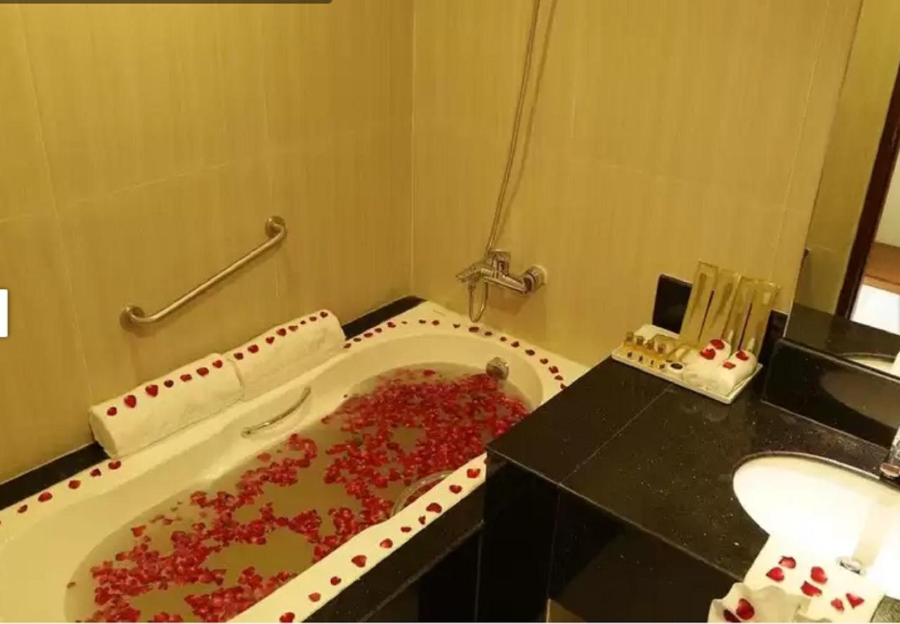 Pacific Hotel يانغون المظهر الخارجي الصورة